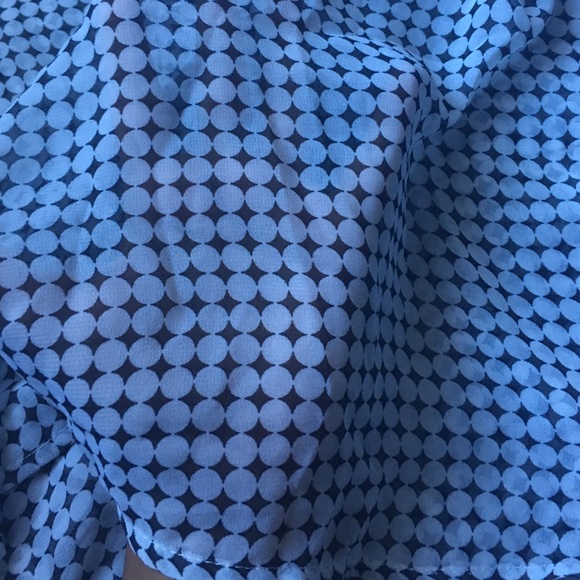 White and black shirt - Picture 4 of 4