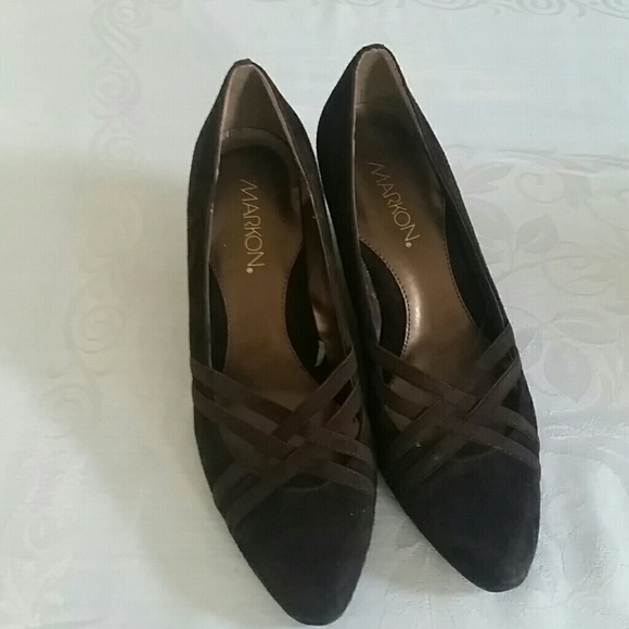 Markon suede leather lower wedge mint condition