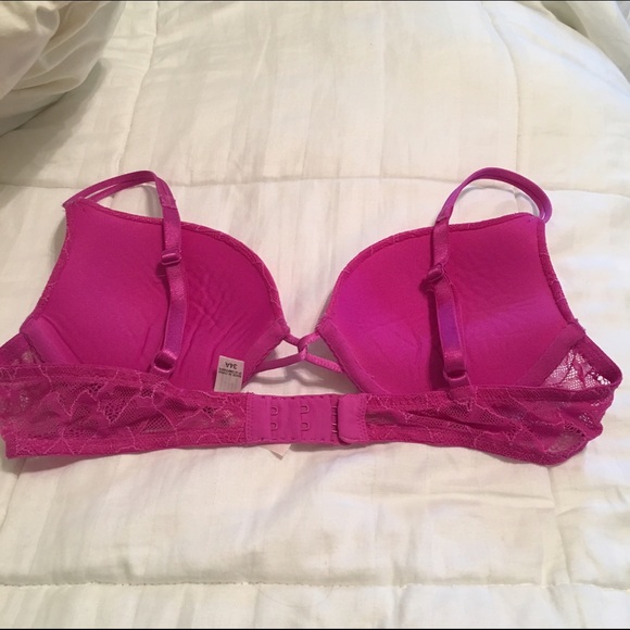 Victoria's Secret Lace Push Up Bra - Picture 2 of 4