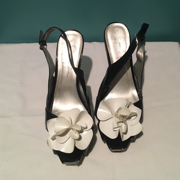 Beautiful Jessica Simpson heels