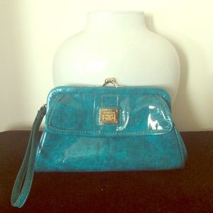 Liz Claiborne turquoise wristlet