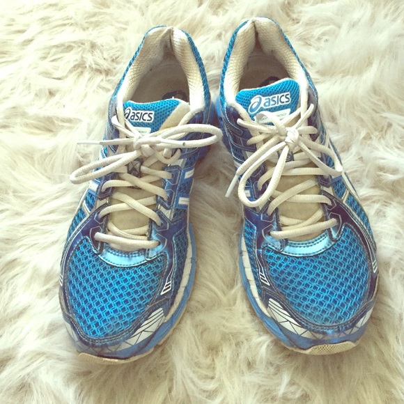 Oasics GT-2000 running shoes