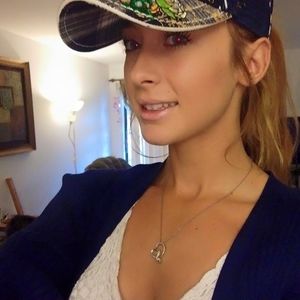 Meet your Posher, Sabrina