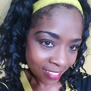 Meet your Posher, Cassandra