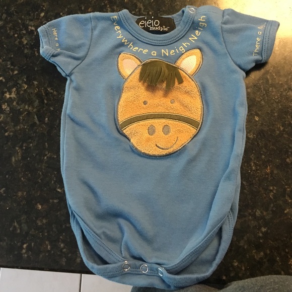 Eieio mudpie horse onesie. Gently used.