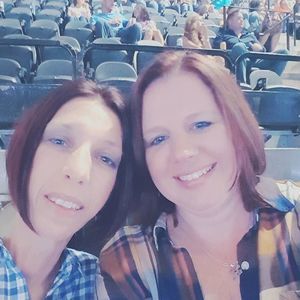 Meet your Posher, Tia