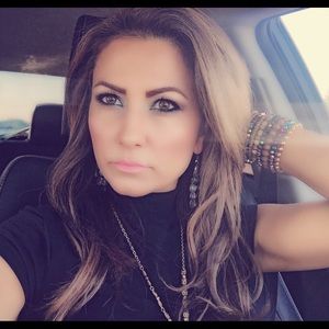 Meet your Posher, Ramina