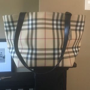 Burberry tote! Original no imitation!