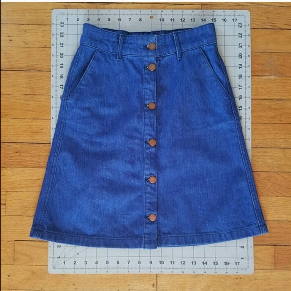 H&M button down denim skirt size 4
