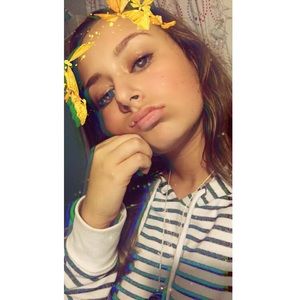 Meet your Posher, Kayla