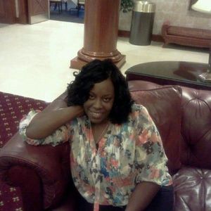 Meet your Posher, Leslie