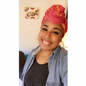 Meet your Posher, Debora