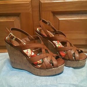 Brown Steve Madden strappy wedges