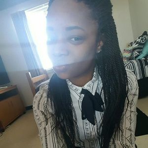 Meet your Posher, Maraela