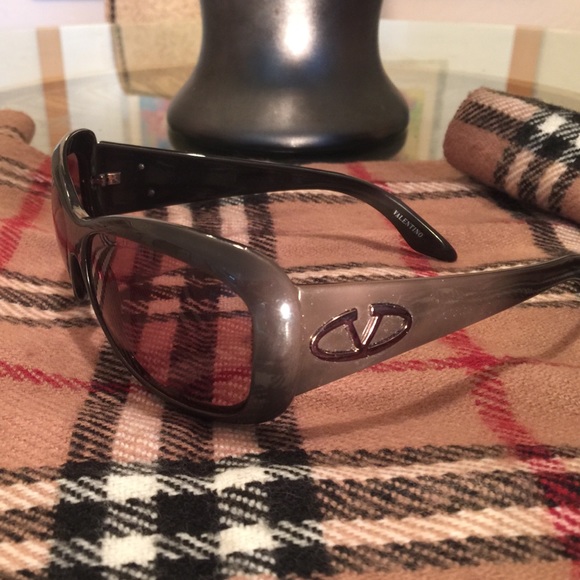 Valentino cappuccino colored classic sunglasses