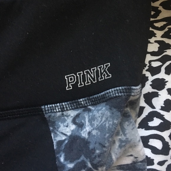 Black love pink shorts - Picture 3 of 4