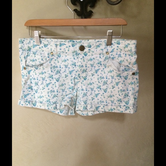 Floral denim short 11 - Picture 1 of 4