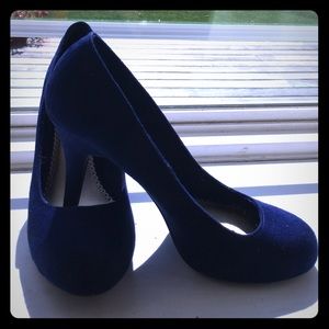 Blue faux suede heels