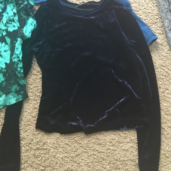 Crop top bundle!!! - Picture 4 of 4