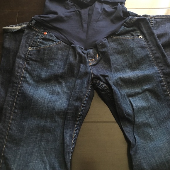 Hudson straight/Skinny maternity jeans.