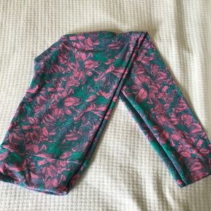 Lularoe Floral Leggings - Green and Pink