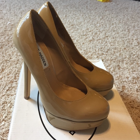 Nude Platform Pumps
