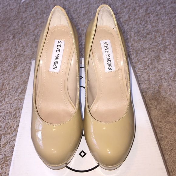 Nude Platform Pumps - Picture 2 of 4