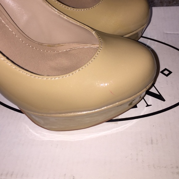Nude Platform Pumps - Picture 4 of 4