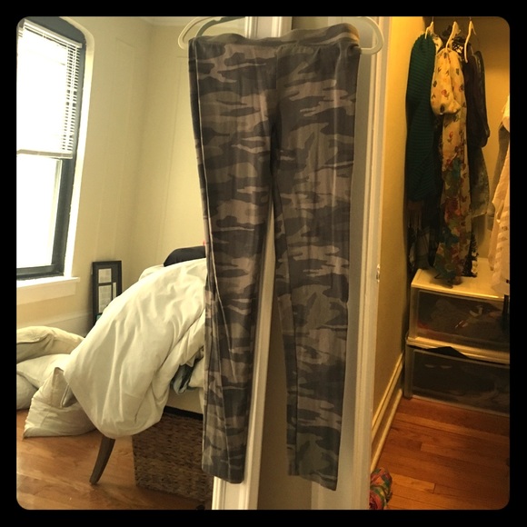 Camo leggings