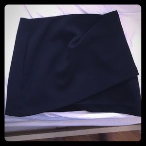 Black mink skirt from Zara.