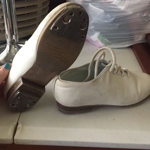 Clogging/tap shoes