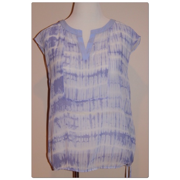 🆕 Reduced Simply Vera Vera Wang Sheer Top