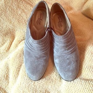 Beautiful gray suede ankle booties!