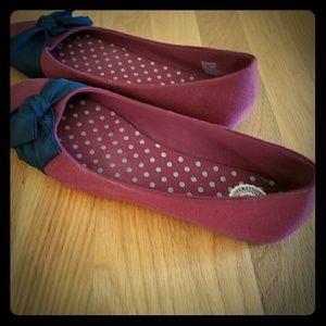 Cute flats with a bow