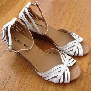 Cute wedges in white size 8.5