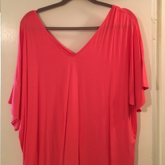 Vneck Piko Tee