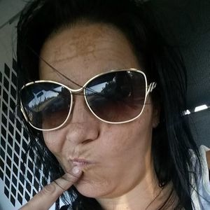 Meet your Posher, Marissa