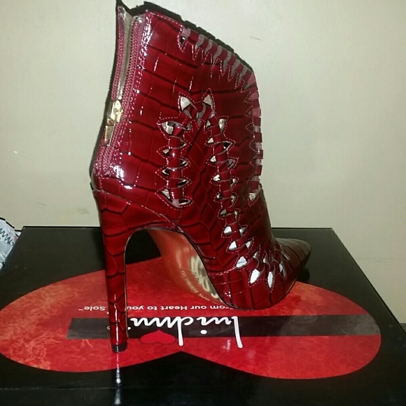 Heels - Picture 2 of 4