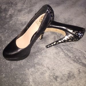 Vince Camuto leather pumps