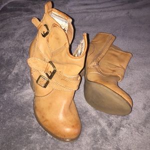 Ankle booties