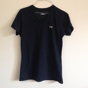 Black underarmour vneck tee