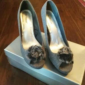 Dollhouse Peep toe pump