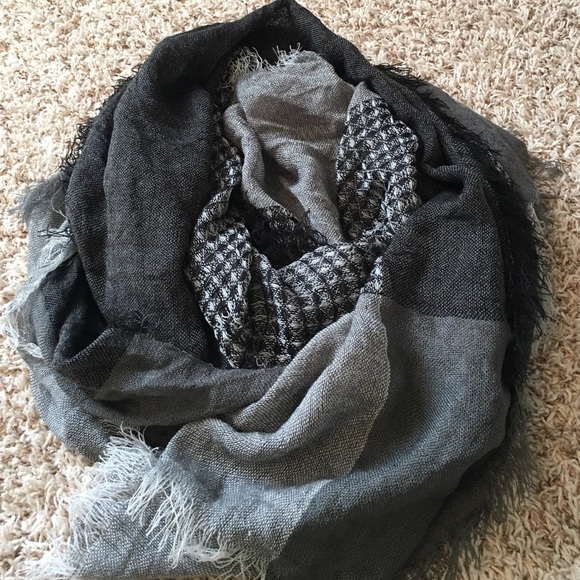 Scarf / shawl from express