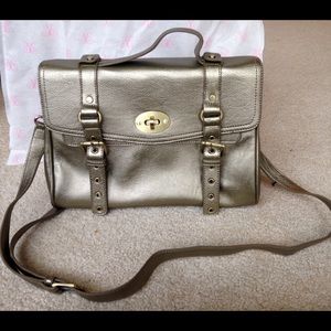 Structured Metallic Satchel