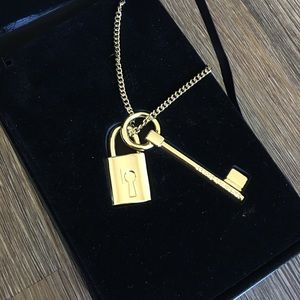 Victoria secret necklace