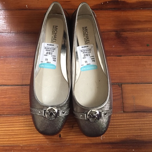 Micheal Kors Flats