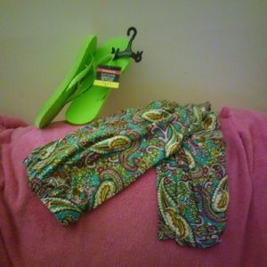 Print Leggings with Flip Flops included