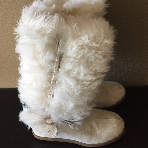 Kid's Stylist Shoes - Picture 2 of 2