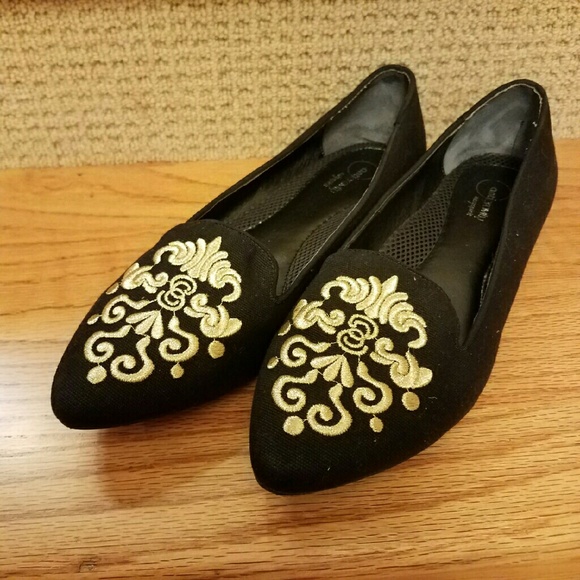 Embroidered gold smoking slippers / loafers
