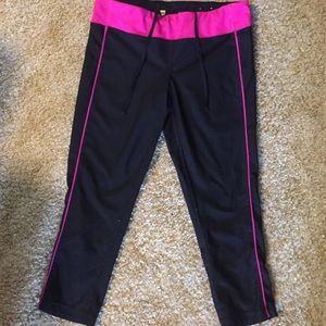 Fitted Capri workout pants